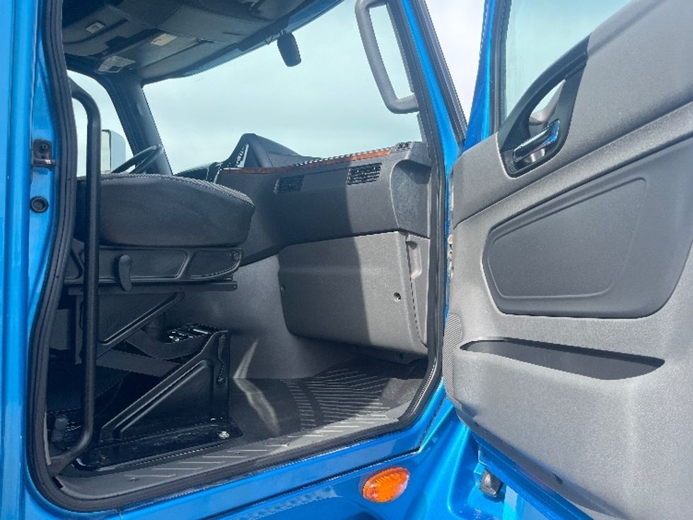 Sleeper Tractor-Heavy Duty Tractors-International-2020-LT625-El Paso-TX-778,410\n\t\tmiles-$ 28,000 - Image 13