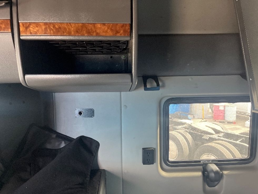 Sleeper Tractor-Heavy Duty Tractors-International-2020-LT625-El Paso-TX-778,410\n\t\tmiles-$ 28,000 - Image 19