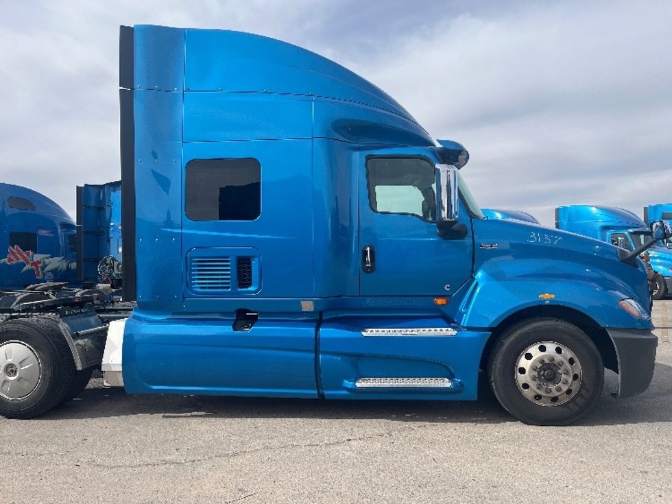 Sleeper Tractor-Heavy Duty Tractors-International-2020-LT625-El Paso-TX-778,410\n\t\tmiles-$ 28,000 - Image 8
