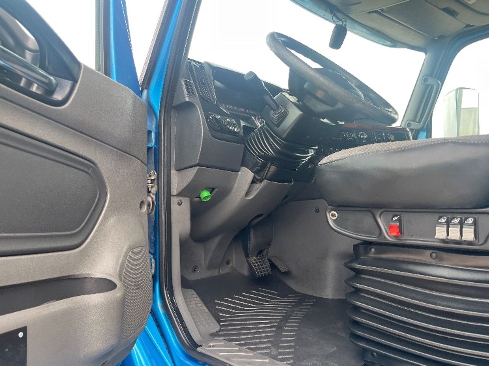 Sleeper Tractor-Heavy Duty Tractors-International-2020-LT625-El Paso-TX-778,410\n\t\tmiles-$ 28,000 - Image 9