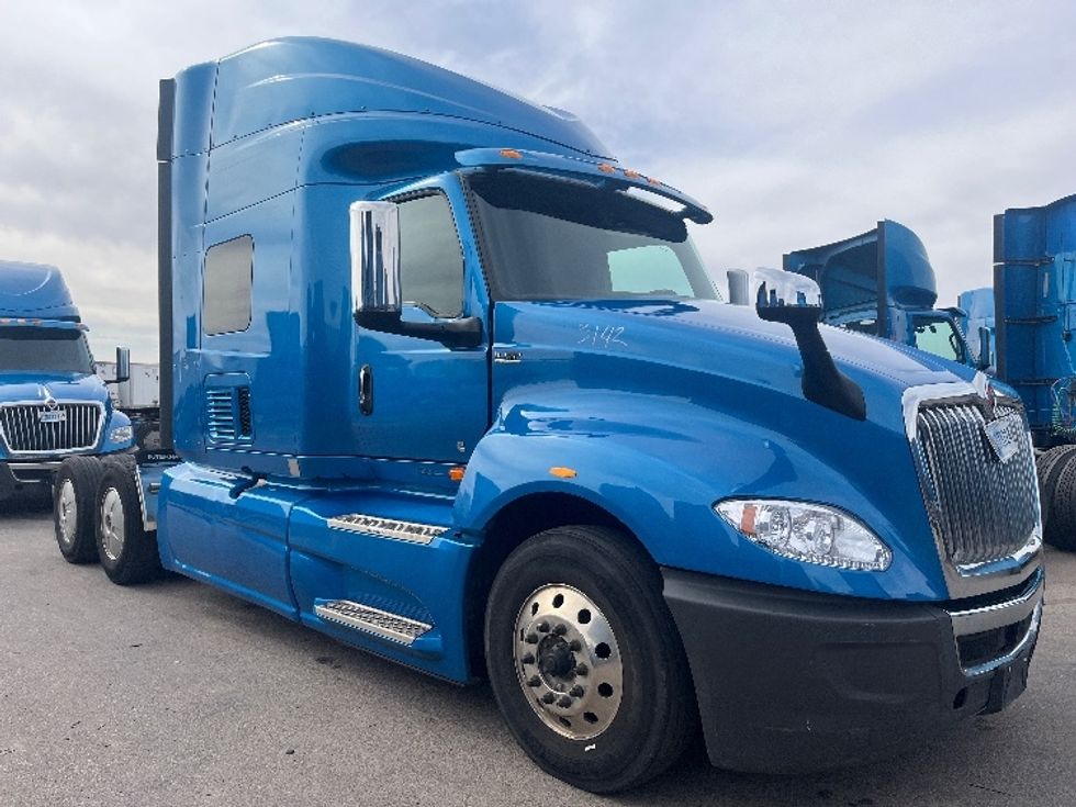 Sleeper Tractor-Heavy Duty Tractors-International-2020-LT625-El Paso-TX-778,796\n\t\tmiles-$ 28,000 - Image 1