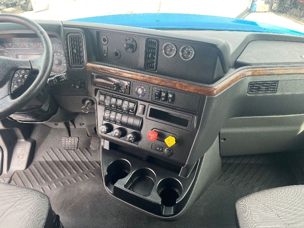 Sleeper Tractor-Heavy Duty Tractors-International-2020-LT625-El Paso-TX-778,796\n\t\tmiles-$ 28,000 - Image 12