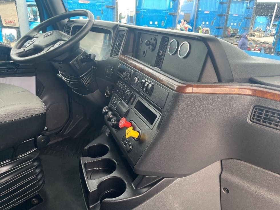 Sleeper Tractor-Heavy Duty Tractors-International-2020-LT625-El Paso-TX-778,796\n\t\tmiles-$ 28,000 - Image 15