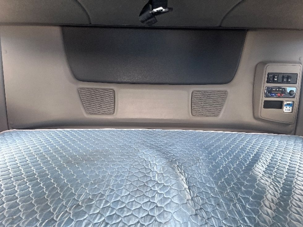 Sleeper Tractor-Heavy Duty Tractors-International-2020-LT625-El Paso-TX-778,796\n\t\tmiles-$ 28,000 - Image 16