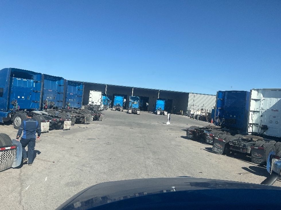 Sleeper Tractor-Heavy Duty Tractors-International-2020-LT625-El Paso-TX-779,582\n\t\tmiles-$ 28,000 - Image 11