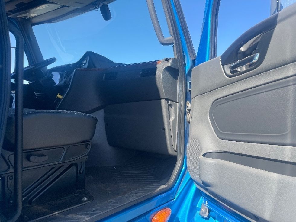 Sleeper Tractor-Heavy Duty Tractors-International-2020-LT625-El Paso-TX-779,582\n\t\tmiles-$ 28,000 - Image 13