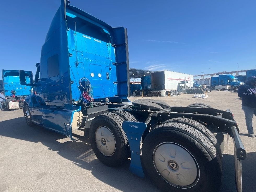 Sleeper Tractor-Heavy Duty Tractors-International-2020-LT625-El Paso-TX-779,582\n\t\tmiles-$ 28,000 - Image 5