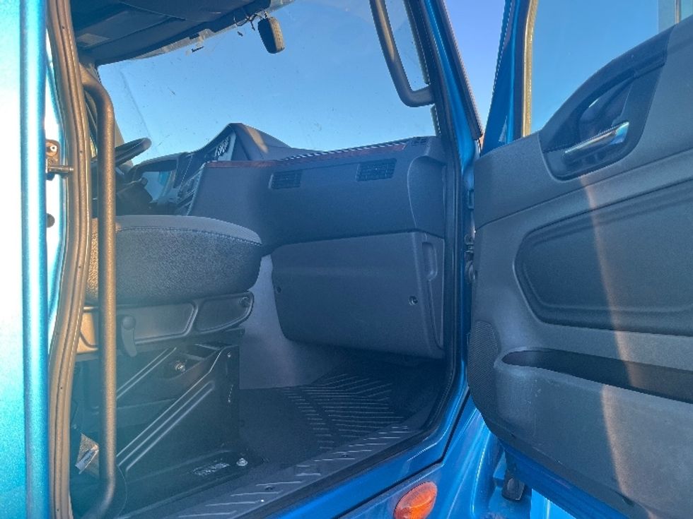 Sleeper Tractor-Heavy Duty Tractors-International-2020-LT625-El Paso-TX-779,907\n\t\tmiles-$ 28,000 - Image 13