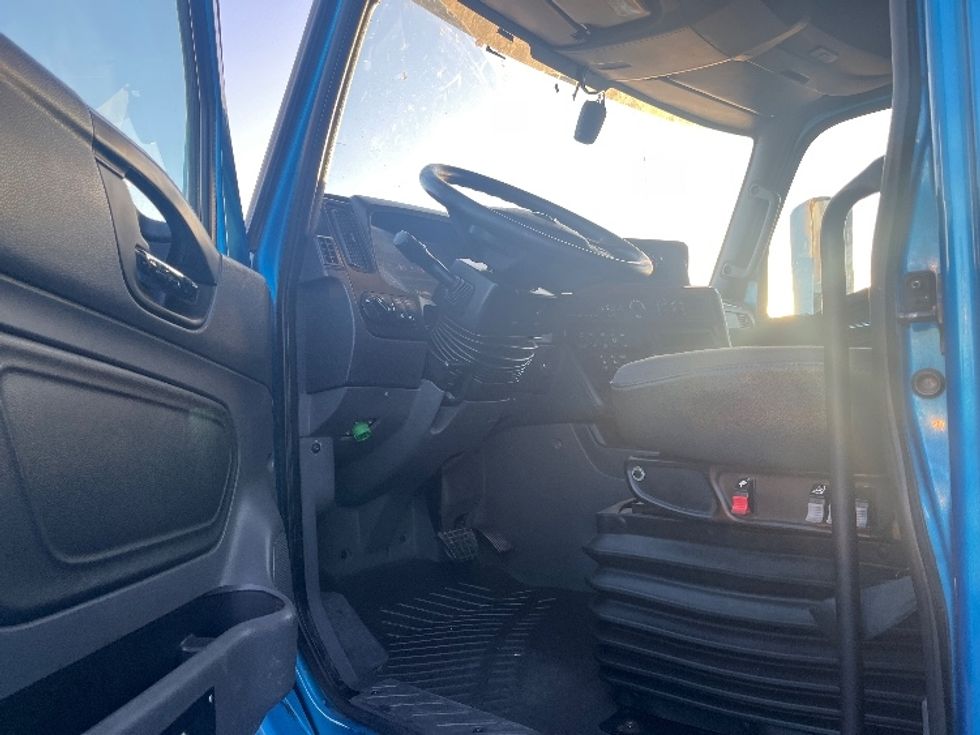 Sleeper Tractor-Heavy Duty Tractors-International-2020-LT625-El Paso-TX-779,907\n\t\tmiles-$ 28,000 - Image 9