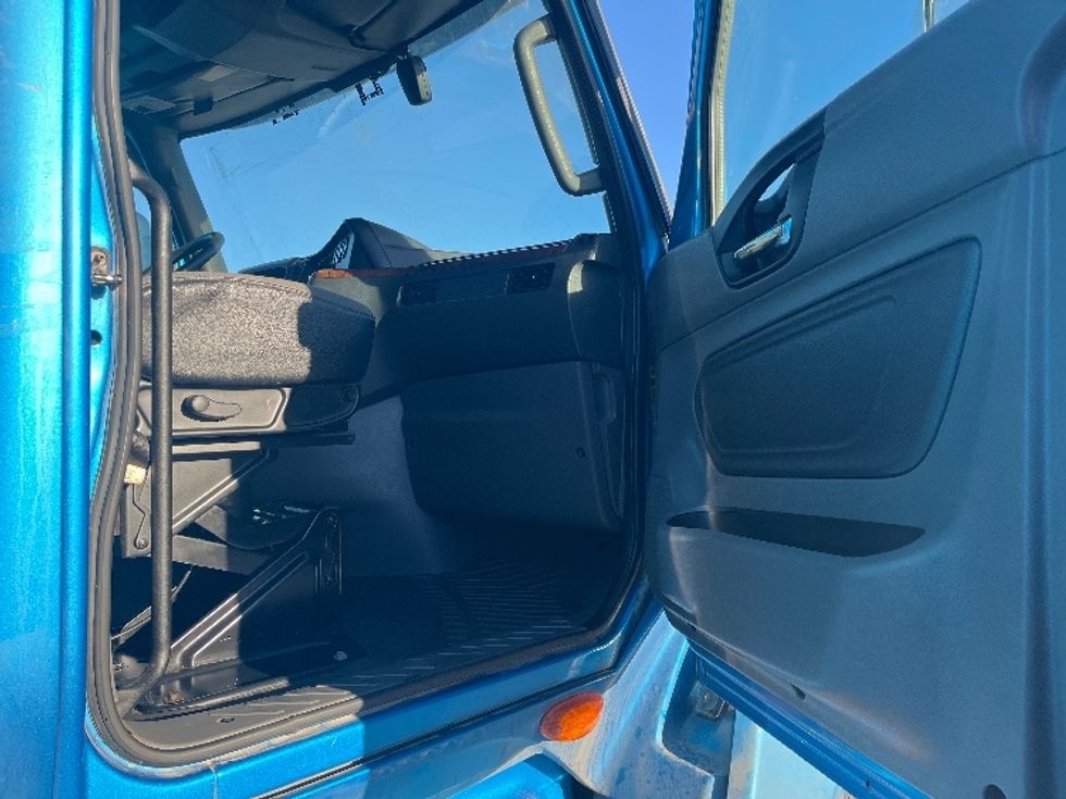 Sleeper Tractor-Heavy Duty Tractors-International-2020-LT625-El Paso-TX-780,140\n\t\tmiles-$ 28,000 - Image 13