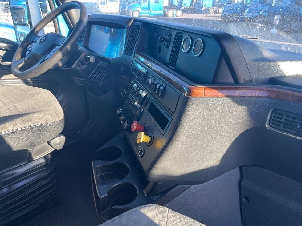 Sleeper Tractor-Heavy Duty Tractors-International-2020-LT625-El Paso-TX-780,140\n\t\tmiles-$ 28,000 - Image 15