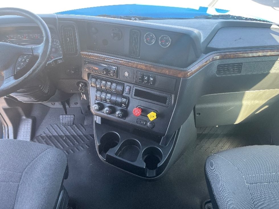 Sleeper Tractor-Heavy Duty Tractors-International-2020-LT625-El Paso-TX-780,148\n\t\tmiles-$ 28,000 - Image 12