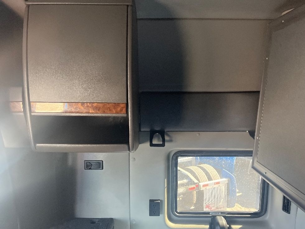 Sleeper Tractor-Heavy Duty Tractors-International-2020-LT625-El Paso-TX-780,148\n\t\tmiles-$ 28,000 - Image 19