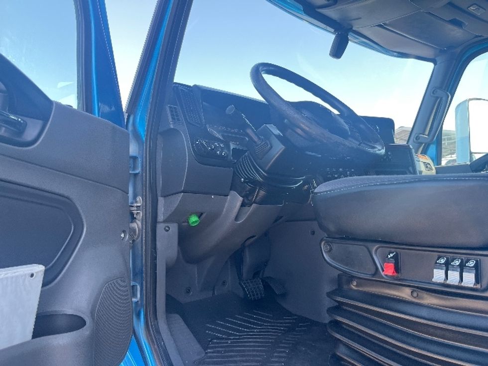 Sleeper Tractor-Heavy Duty Tractors-International-2020-LT625-El Paso-TX-780,148\n\t\tmiles-$ 28,000 - Image 9
