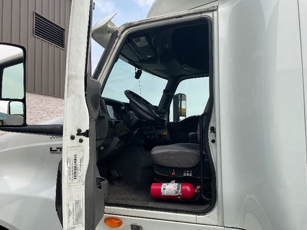 Sleeper Tractor-Heavy Duty Tractors-International-2020-LT625-Everett-WA-435,252\n\t\tmiles-$ 50,500 - Image 9