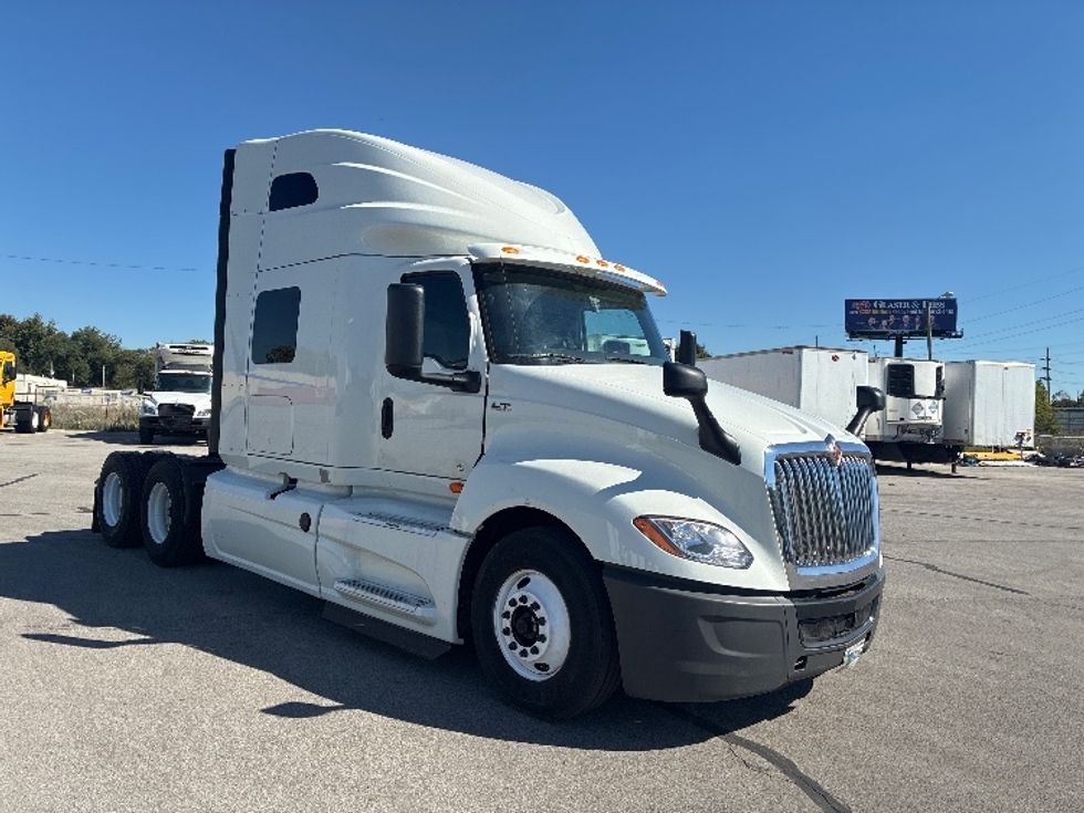 Sleeper Tractor-Heavy Duty Tractors-International-2020-LT625-Fort Wayne-IN-444,577\n\t\tmiles-$ 53,000 - Image 1
