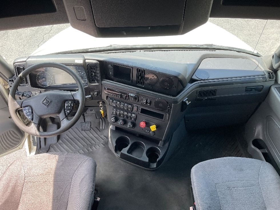 Sleeper Tractor-Heavy Duty Tractors-International-2020-LT625-Frederick-MD-565,216\n\t\tmiles-$ 43,500 - Image 12
