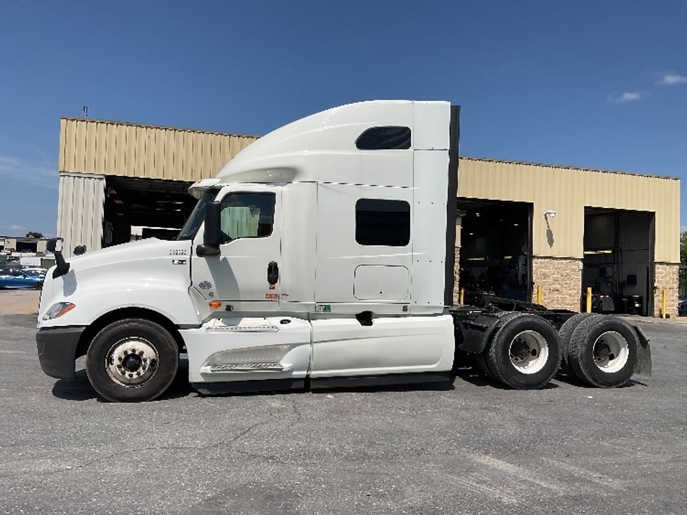 Sleeper Tractor-Heavy Duty Tractors-International-2020-LT625-Frederick-MD-565,216\n\t\tmiles-$ 43,500 - Image 4