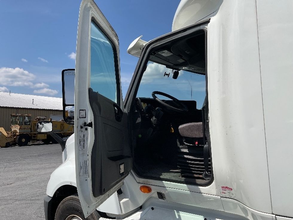 Sleeper Tractor-Heavy Duty Tractors-International-2020-LT625-Frederick-MD-565,216\n\t\tmiles-$ 43,500 - Image 9