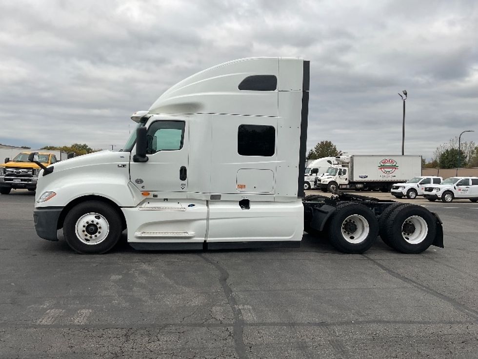 Sleeper Tractor-Heavy Duty Tractors-International-2020-LT625-Gahanna-OH-427,149\n\t\tmiles-$ 48,750 - Image 4