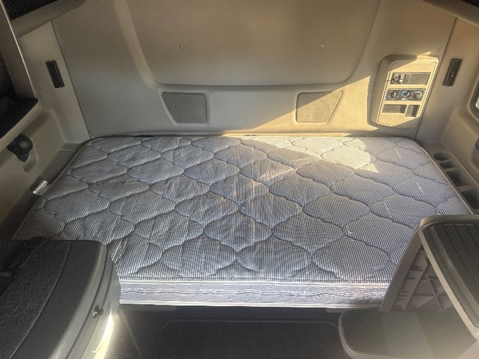 Sleeper Tractor-Heavy Duty Tractors-International-2020-LT625-Gahanna-OH-441,800\n\t\tmiles-$ 47,750 - Image 17