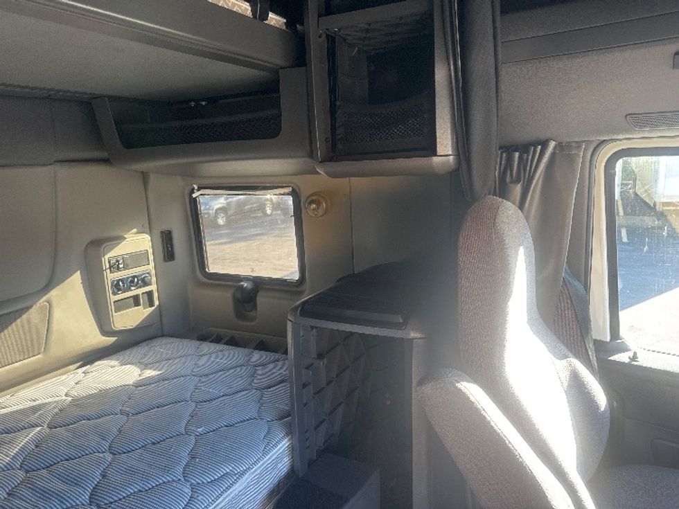 Sleeper Tractor-Heavy Duty Tractors-International-2020-LT625-Gahanna-OH-441,800\n\t\tmiles-$ 47,750 - Image 18