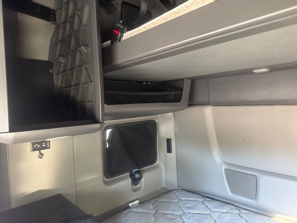 Sleeper Tractor-Heavy Duty Tractors-International-2020-LT625-Gahanna-OH-441,800\n\t\tmiles-$ 47,750 - Image 19