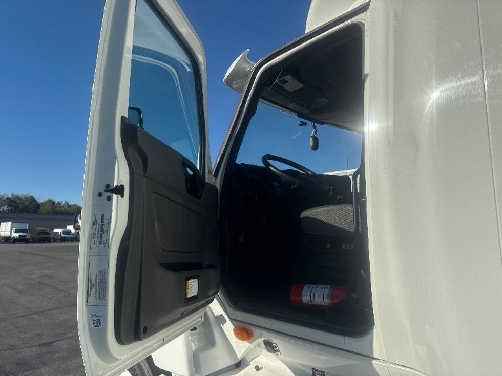 Sleeper Tractor-Heavy Duty Tractors-International-2020-LT625-Gahanna-OH-441,800\n\t\tmiles-$ 47,750 - Image 9