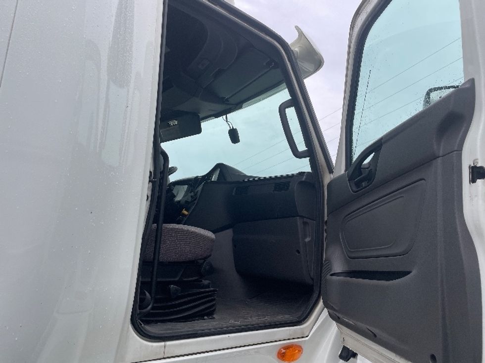 Sleeper Tractor-Heavy Duty Tractors-International-2020-LT625-Garden City-GA-573,031\n\t\tmiles-$ 36,250 - Image 13