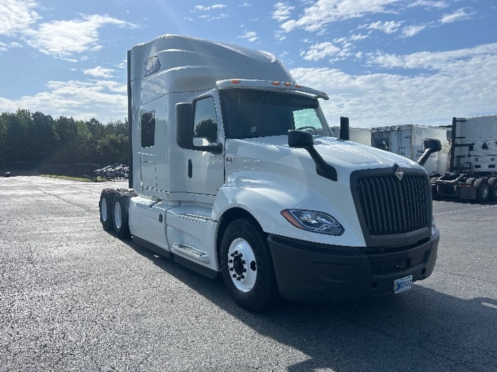 Sleeper Tractor-Heavy Duty Tractors-International-2020-LT625-Greensboro-NC-364,940\n\t\tmiles-$ 58,500 - Image 1