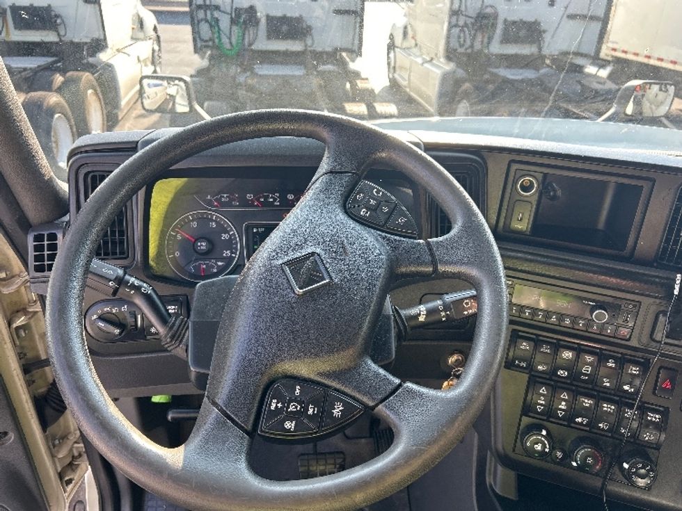 Sleeper Tractor-Heavy Duty Tractors-International-2020-LT625-Greensboro-NC-380,741\n\t\tmiles-$ 60,000 - Image 11