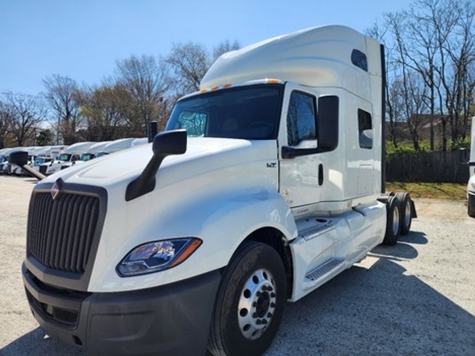 Sleeper Tractor-Heavy Duty Tractors-International-2020-LT625-Greensboro-NC-394,589\n\t\tmiles-$ 56,000 - Image 1