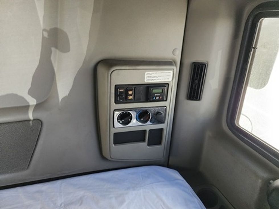 Sleeper Tractor-Heavy Duty Tractors-International-2020-LT625-Greensboro-NC-394,589\n\t\tmiles-$ 56,000 - Image 15