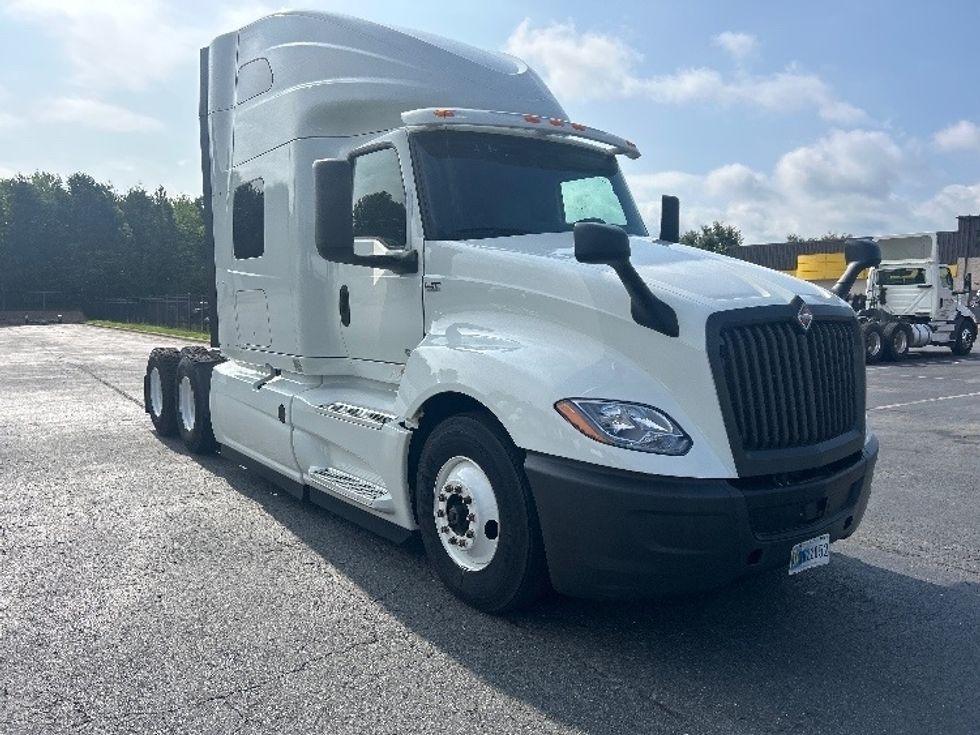 Sleeper Tractor-Heavy Duty Tractors-International-2020-LT625-Greensboro-NC-401,497\n\t\tmiles-$ 56,250 - Image 1