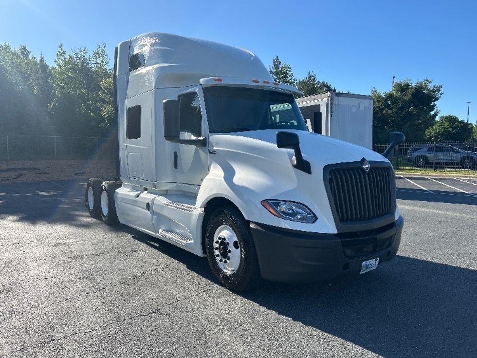Sleeper Tractor-Heavy Duty Tractors-International-2020-LT625-Greensboro-NC-411,724\n\t\tmiles-$ 53,500 - Image 1