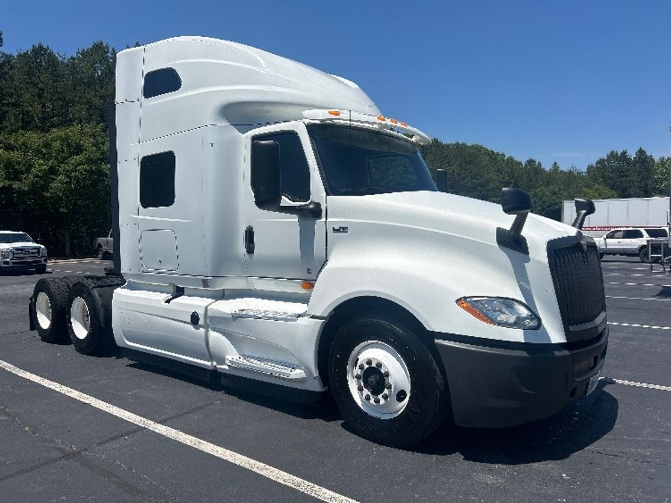 Sleeper Tractor-Heavy Duty Tractors-International-2020-LT625-Greensboro-NC-412,802\n\t\tmiles-$ 51,000 - Image 1