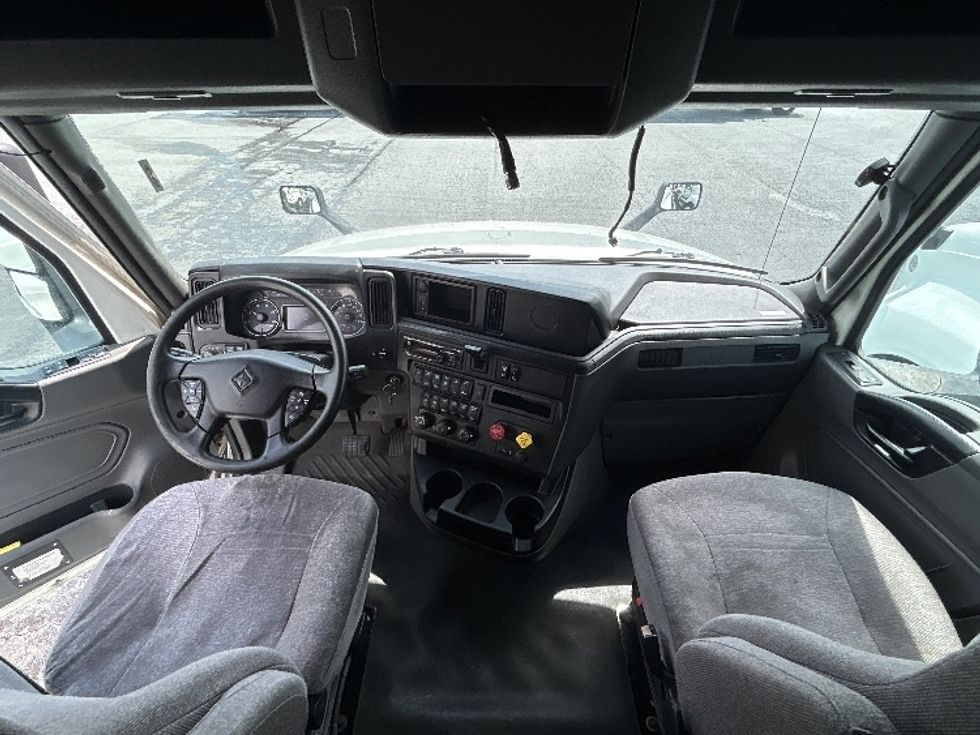 Sleeper Tractor-Heavy Duty Tractors-International-2020-LT625-Greensboro-NC-416,188\n\t\tmiles-$ 55,250 - Image 12