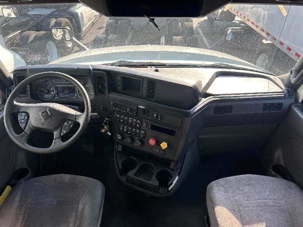 Sleeper Tractor-Heavy Duty Tractors-International-2020-LT625-Greensboro-NC-420,000\n\t\tmiles-$ 58,250 - Image 12