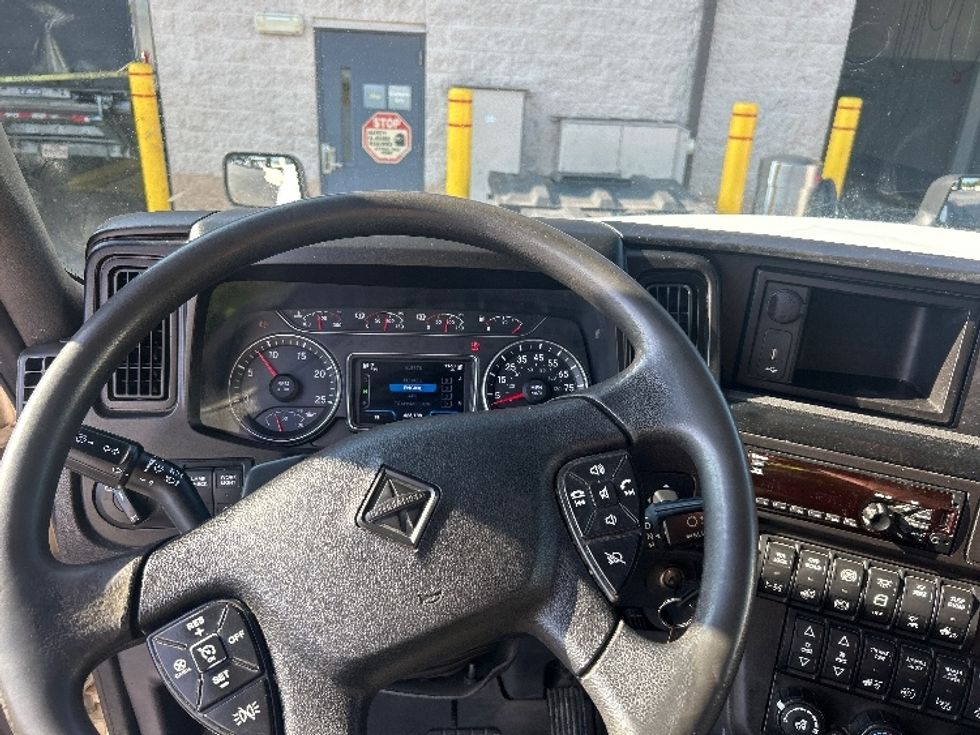 Sleeper Tractor-Heavy Duty Tractors-International-2020-LT625-Greensboro-NC-426,139\n\t\tmiles-$ 58,500 - Image 11
