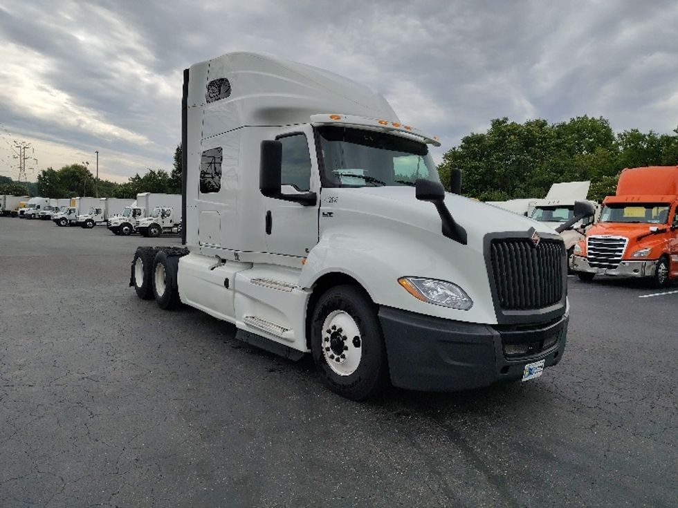 Sleeper Tractor-Heavy Duty Tractors-International-2020-LT625-Greensboro-NC-441,547\n\t\tmiles-$ 56,750 - Image 1
