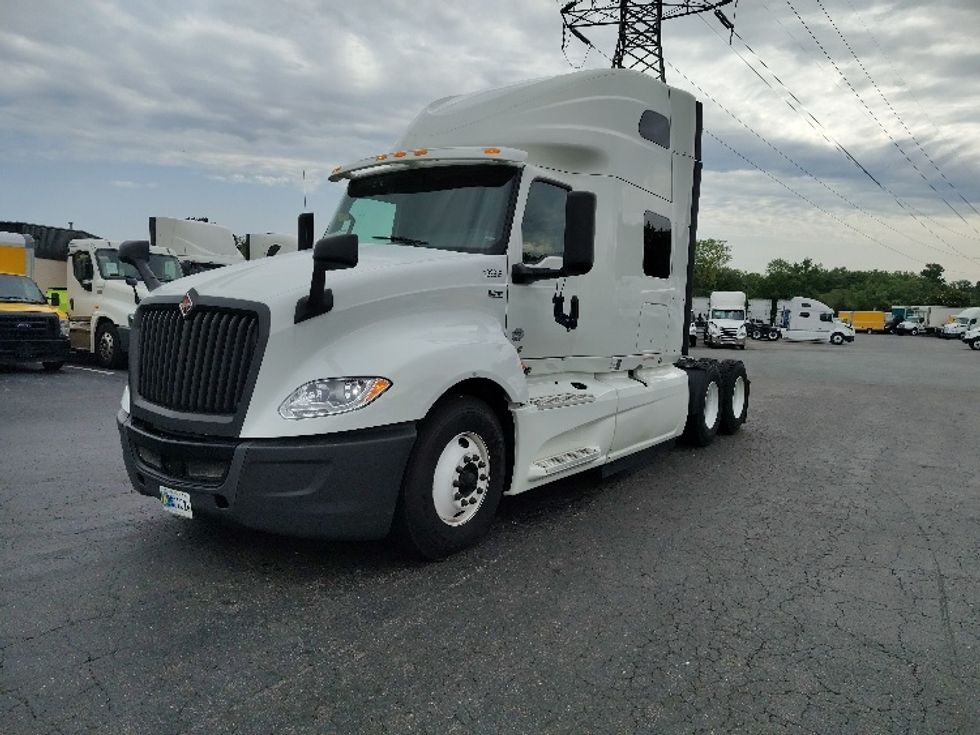 Sleeper Tractor-Heavy Duty Tractors-International-2020-LT625-Greensboro-NC-441,547\n\t\tmiles-$ 56,750 - Image 3