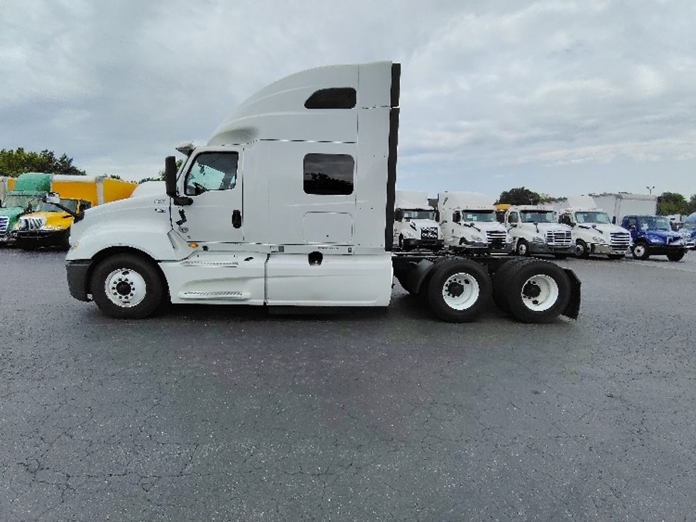 Sleeper Tractor-Heavy Duty Tractors-International-2020-LT625-Greensboro-NC-441,547\n\t\tmiles-$ 56,750 - Image 4