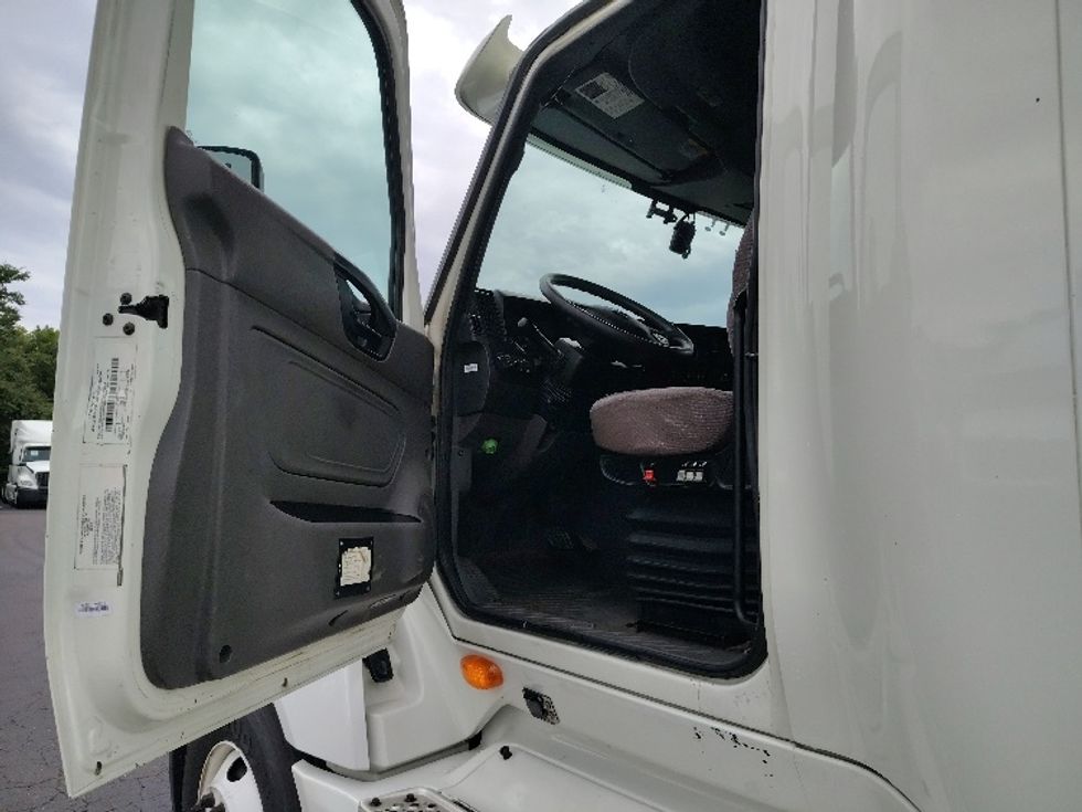 Sleeper Tractor-Heavy Duty Tractors-International-2020-LT625-Greensboro-NC-441,547\n\t\tmiles-$ 56,750 - Image 9