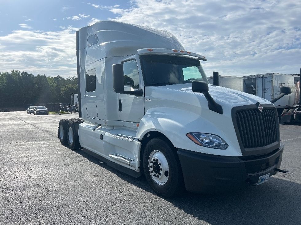 Sleeper Tractor-Heavy Duty Tractors-International-2020-LT625-Greensboro-NC-447,530\n\t\tmiles-$ 53,500 - Image 1