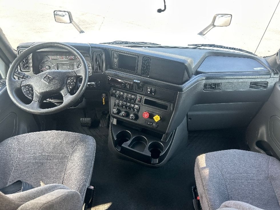 Sleeper Tractor-Heavy Duty Tractors-International-2020-LT625-Greensboro-NC-447,530\n\t\tmiles-$ 53,500 - Image 11