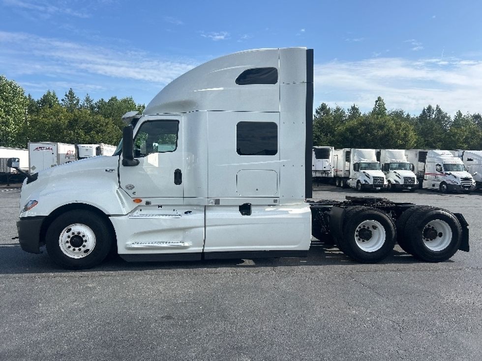Sleeper Tractor-Heavy Duty Tractors-International-2020-LT625-Greensboro-NC-447,530\n\t\tmiles-$ 53,500 - Image 4