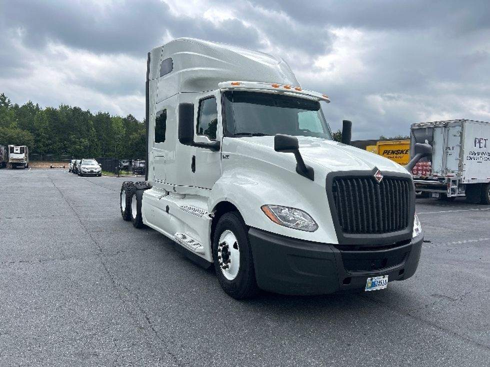 Sleeper Tractor-Heavy Duty Tractors-International-2020-LT625-Greensboro-NC-450,532\n\t\tmiles-$ 53,250 - Image 1