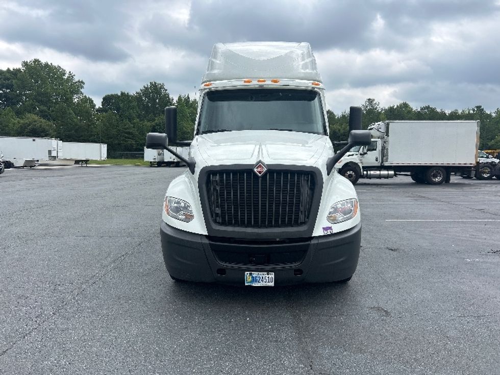 Sleeper Tractor-Heavy Duty Tractors-International-2020-LT625-Greensboro-NC-450,532\n\t\tmiles-$ 53,250 - Image 2