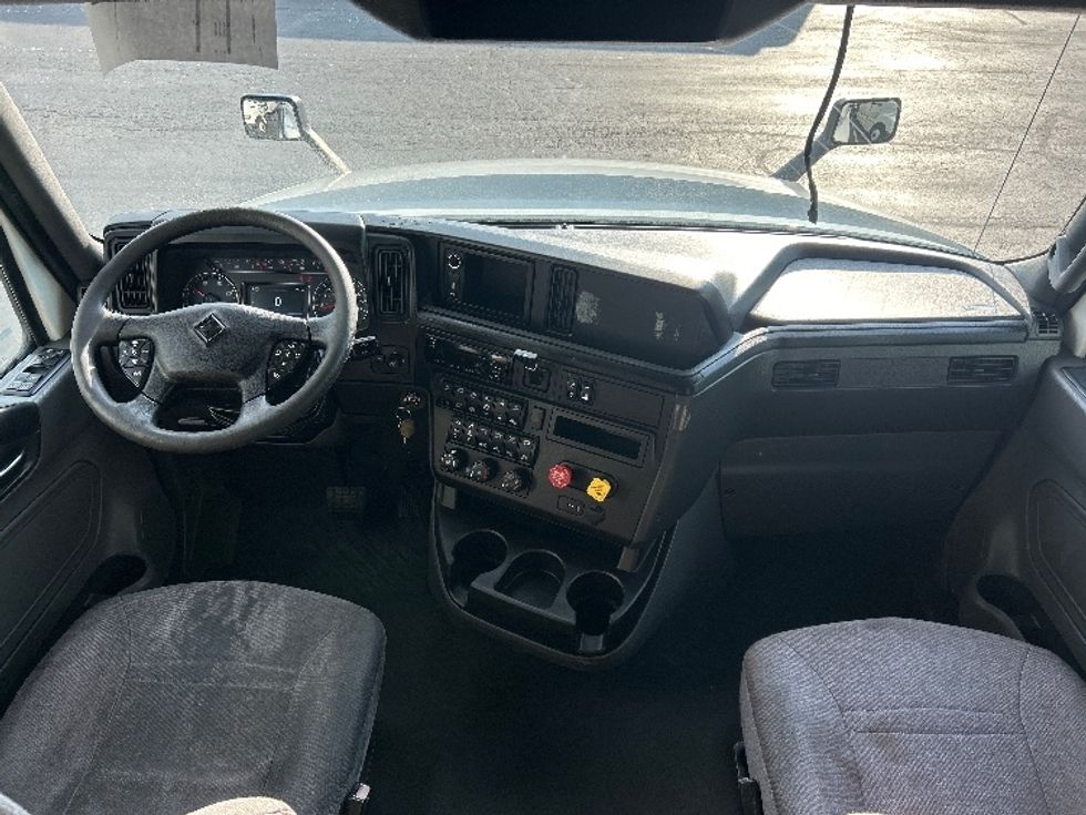 Sleeper Tractor-Heavy Duty Tractors-International-2020-LT625-Greensboro-NC-456,772\n\t\tmiles-$ 55,250 - Image 12