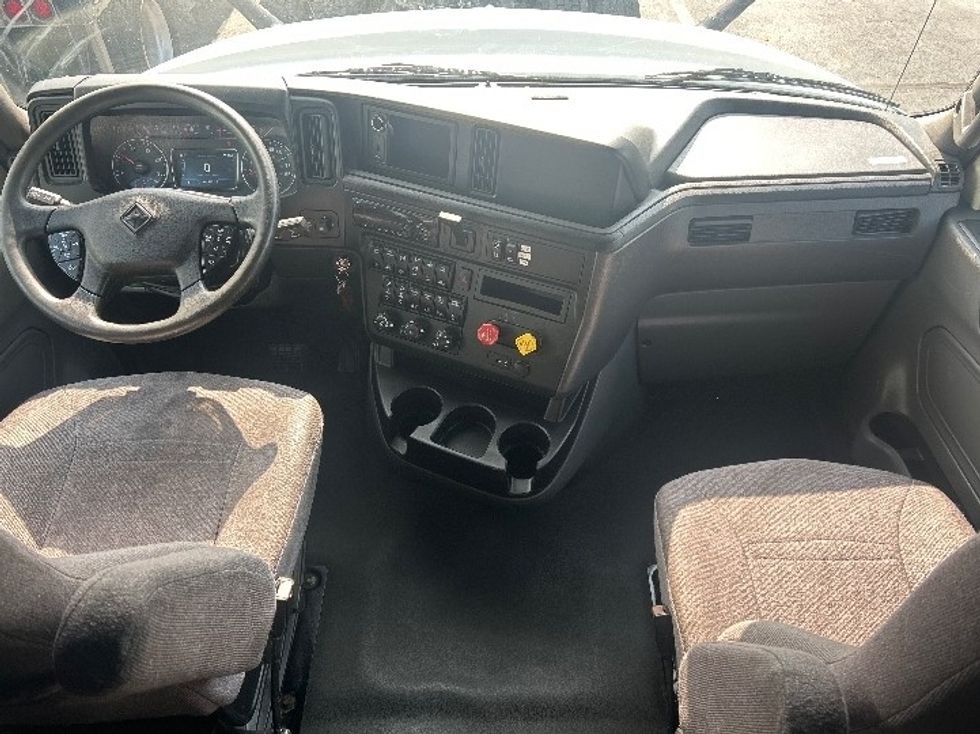 Sleeper Tractor-Heavy Duty Tractors-International-2020-LT625-Greensboro-NC-458,282\n\t\tmiles-$ 52,750 - Image 12